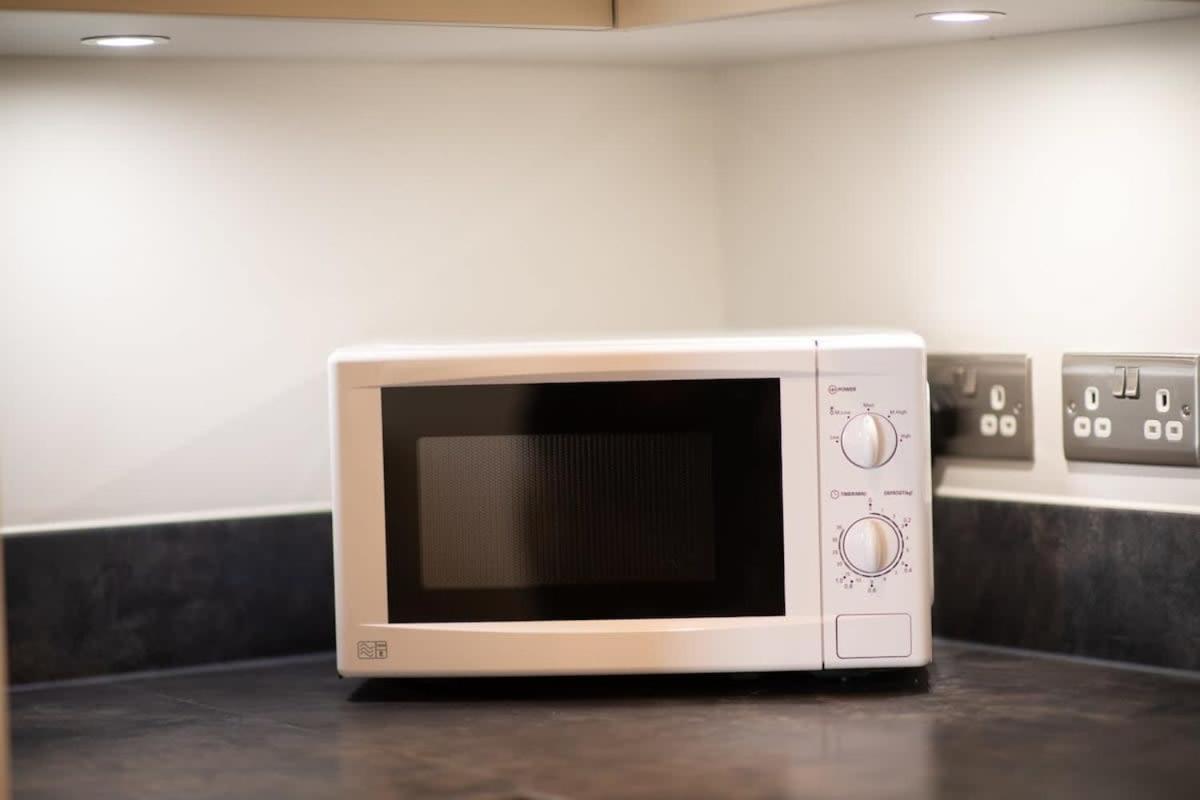 Fantastic 1 Bed Apartment In Crawley Εξωτερικό φωτογραφία