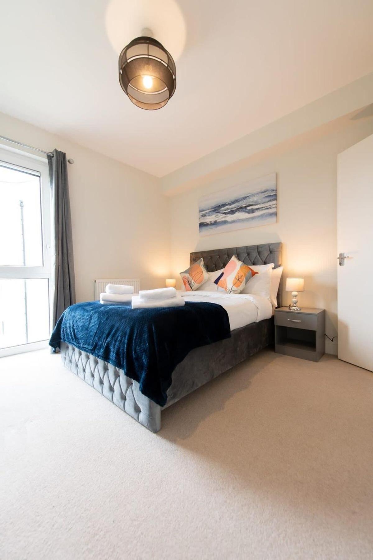 Fantastic 1 Bed Apartment In Crawley Εξωτερικό φωτογραφία